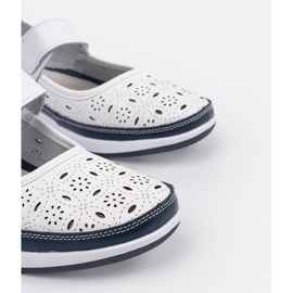 Goodin Eldobott fehér és sötétkék bőr szandál 2