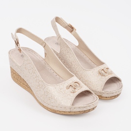 Goodin Bézs ék szandál csatával 1