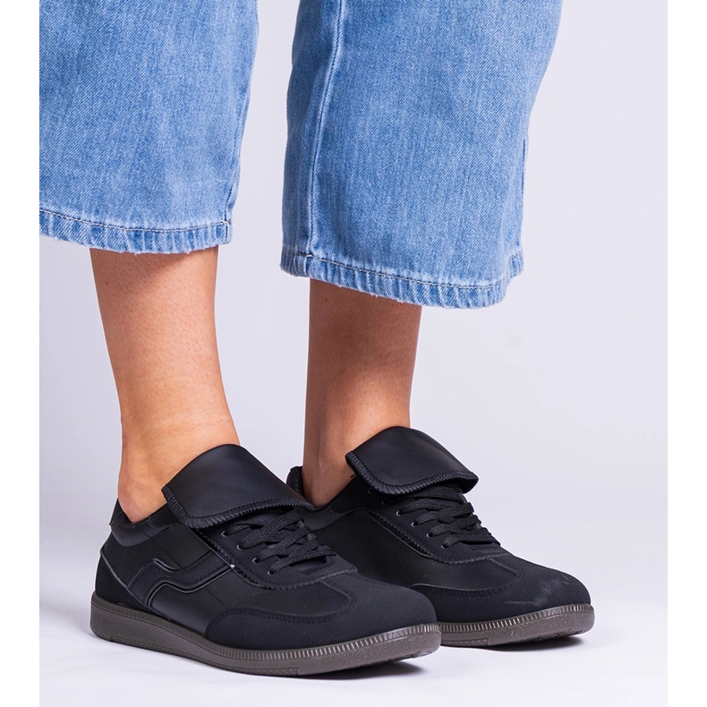 Fekete alacsony kötött cipők 1