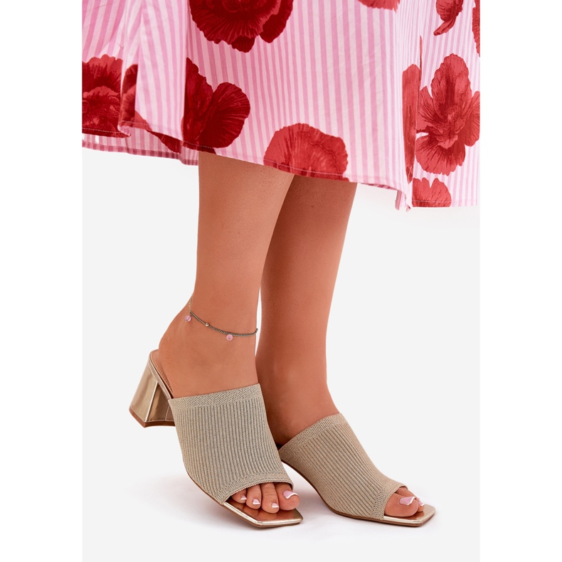 Női sarok aranypisztollyal aranysárga 2