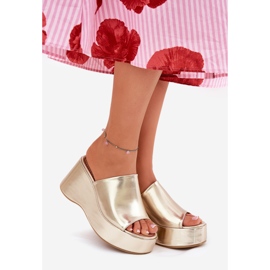 Eco bőr női papucs a peronon és az arany ékeken aranysárga 1