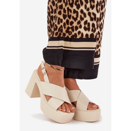 Női szandál az oszlopon és az öko bőr világoskékkel ellátott platformon bézs 1