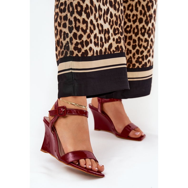 Festett női szandál a bordó ékekhez piros 2 Festett női szandál a bordó ékekhez piros 2