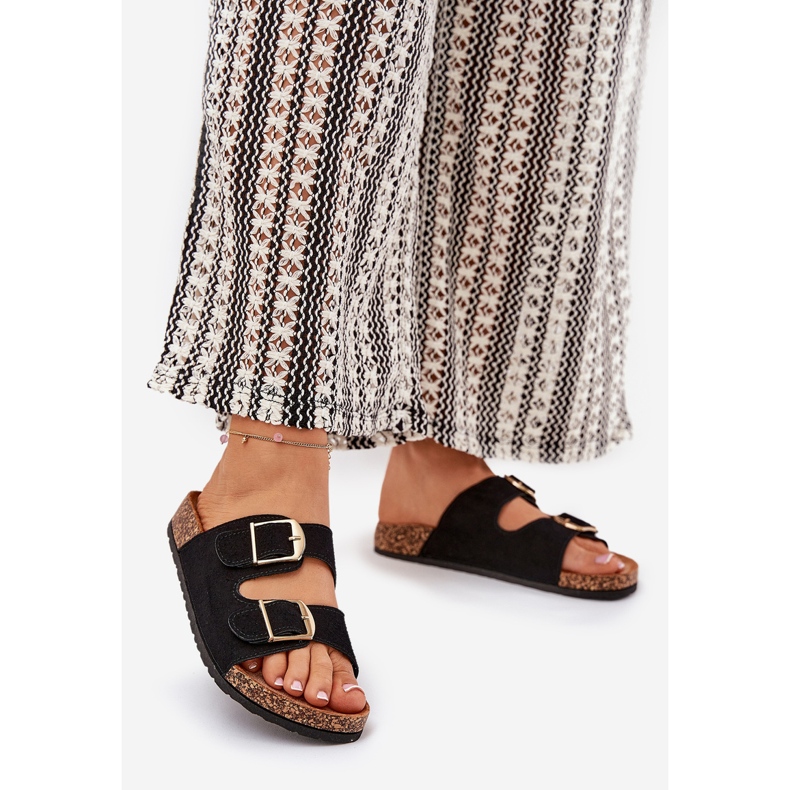 A női papucs flopok egy parafa platformon, arany bilincsekkel fekete 1