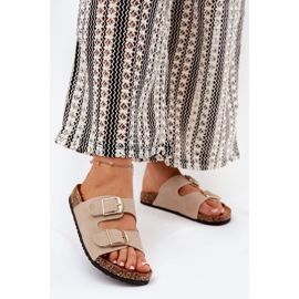 A női papucsok egy parafa platformon, arany bilincsekkel bézs 2