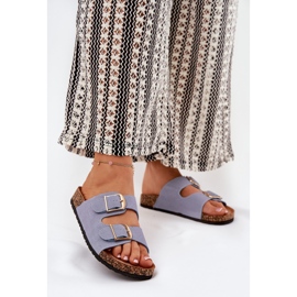 Női papucs floppán egy parafa platformon, arany csatkékkel 2 Női papucs floppán egy parafa platformon, arany csatkékkel 2