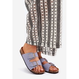 Női papucs floppán egy parafa platformon, arany csatkékkel 1 Női papucs floppán egy parafa platformon, arany csatkékkel 1