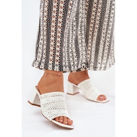 Női papucs fehér sarkú flopok 2