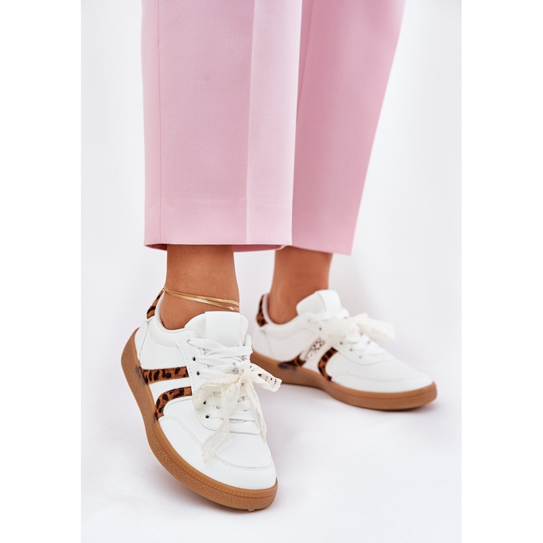 Alacsony női cipők csipke fehér leopárdnyomással 2