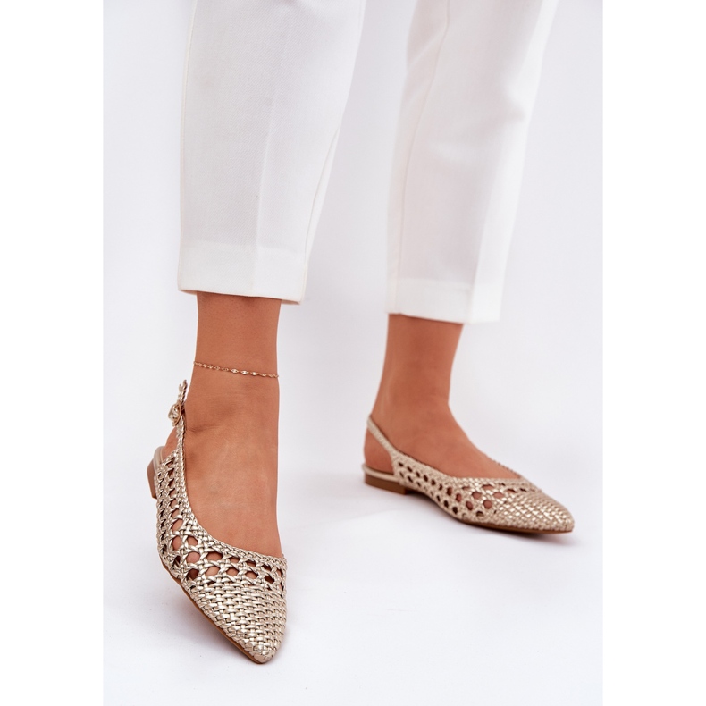 Szandál zsinórral és hegyes lábujjakkal aranysárga 2