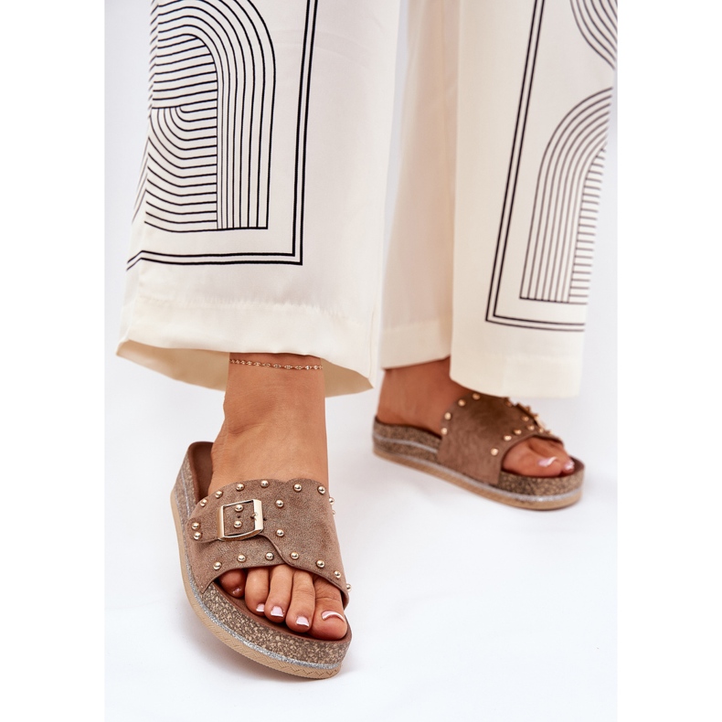 Női papucs a platformon csatával és khaki csapokkal bézs 2