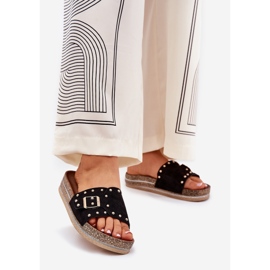 Női papucs a peronon csatával és fekete csapokkal 1