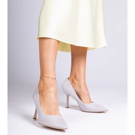 Szürke klasszikus szivattyúk a sarokon az Ekozamszból 1