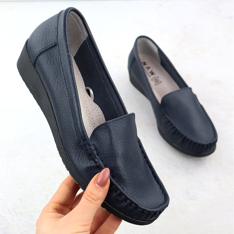 Női bőrfókerek egy platformon sötétkék sabatina jhy03 1