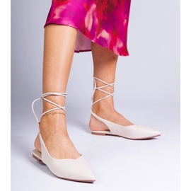 Bézs lapos sarkú cipő öko -ágazatból készült 2