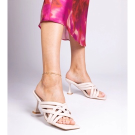 Bézs elegáns sarkú szandál a Bourget márkától 1