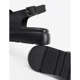 Goodin Fekete klasszikus szandál a peronon 1