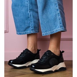 Fekete női sportcipő 1