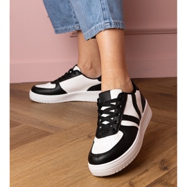 Fekete cipők, csillogással díszített cipők 2