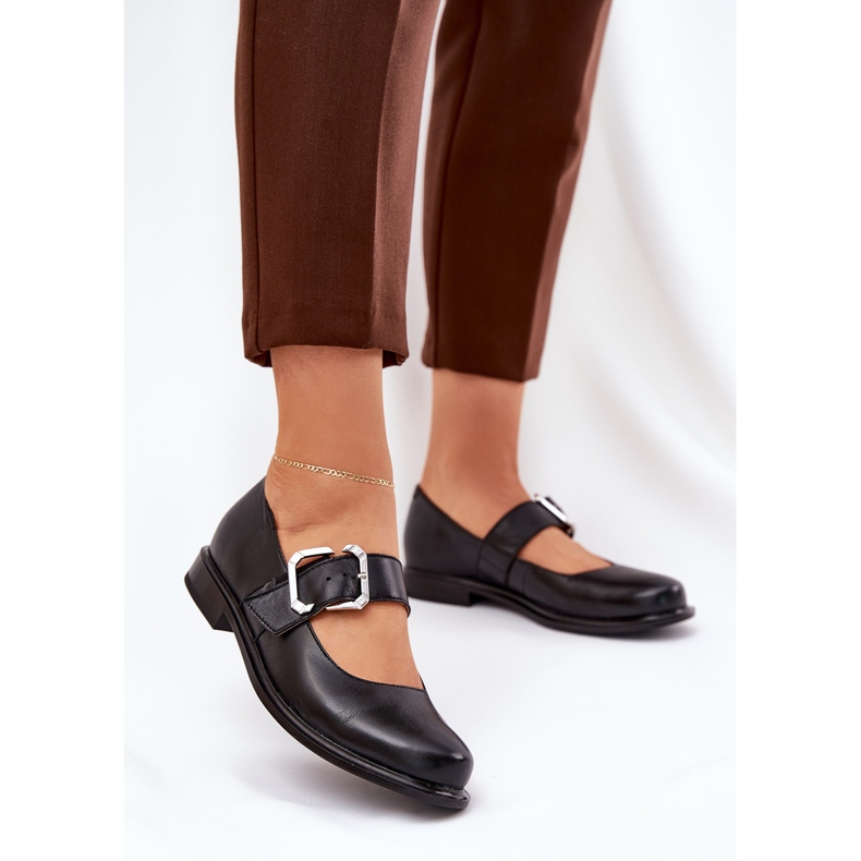 Női bőr cipő Laura Messi 2980 fekete bilincskel 2