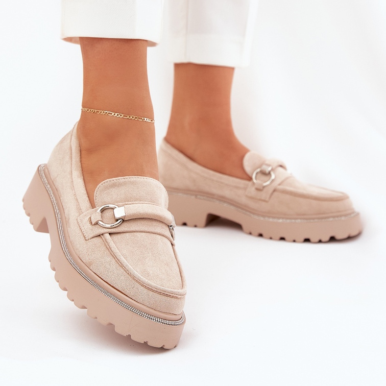 A cirkonok bézs díszítésével díszített női cipők 2