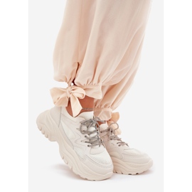 Női cipők egy bézs kötés dekoratív platformon 1