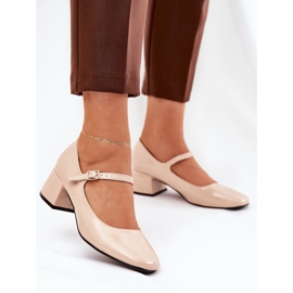 Festett szivattyúk bézs övvel és csatkal 2