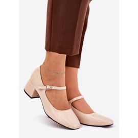 Festett szivattyúk bézs övvel és csatkal 1