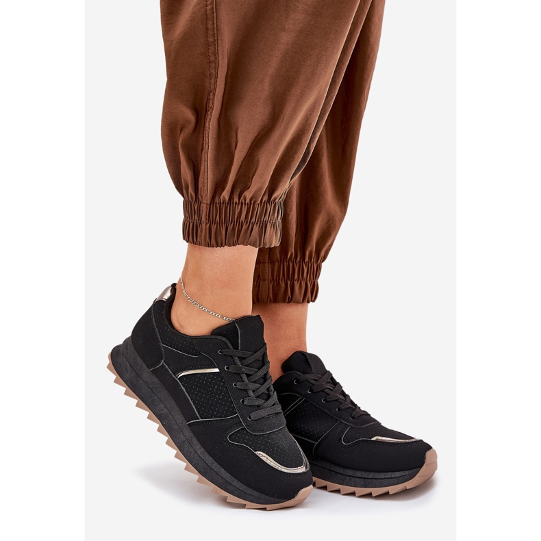 Női sportcipő a platformon fekete 1