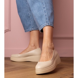 Bézs cipő az öko -lé platformon 1