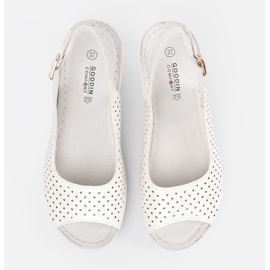 Goodin Fehér nyitott ék szandál 2