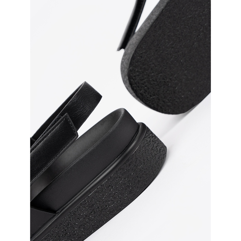 Goodin Klasszikus szandál a fekete platformon 1