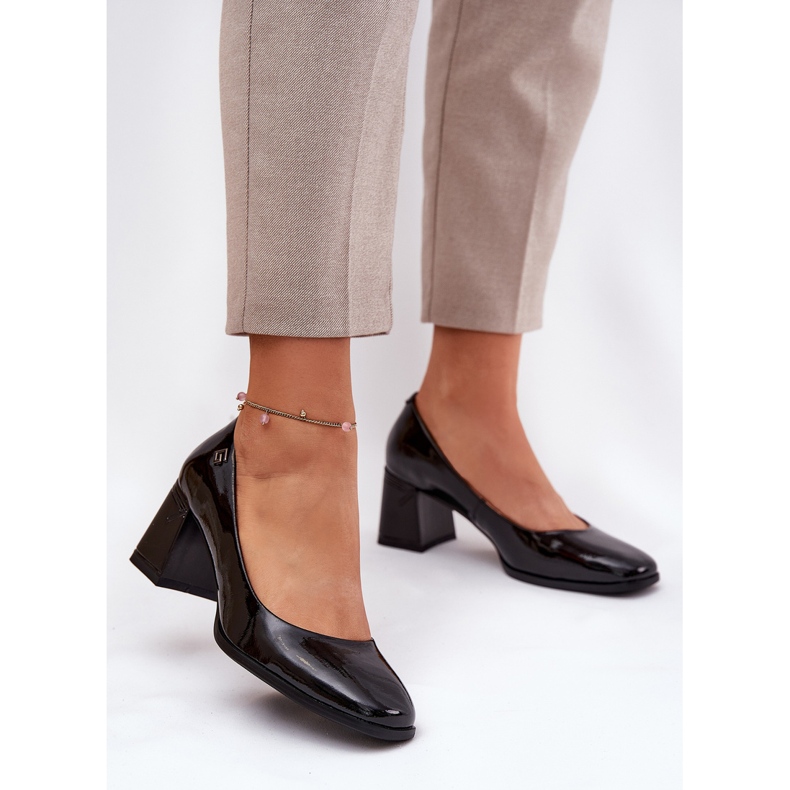 Bőr lakkozott szivattyúk a VinceZa 91130 fekete oszlopon 2