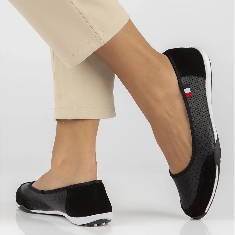 Filippo Bőr cipők dp142/24 bk fekete perforált fehér 2