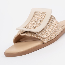 Goodin Tedeed szárnyak egy lapos bézs talpon 1