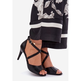 Sergio Leone Divatos szandál egy fekete tűn 1