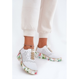 Női bőrcipő az Artiker 56C1800 fehér és aranyhoz 2