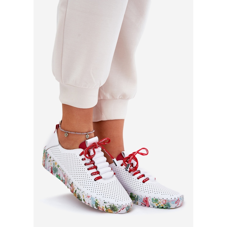 Bőrcipő a mintás platformon Artiker 54C1567 fehér és piros 1