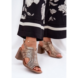 Nyitott női szandál az Arany Poston aranysárga 2