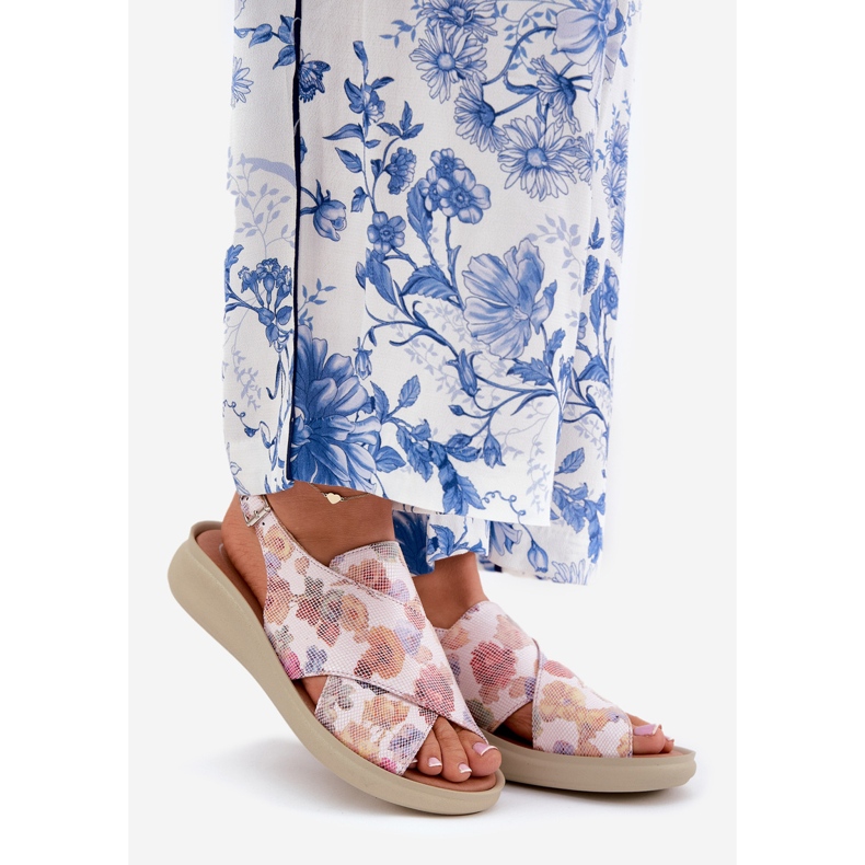 Jezzi Női szandál öko bőrrel, virággal multicolor sokszínű 1