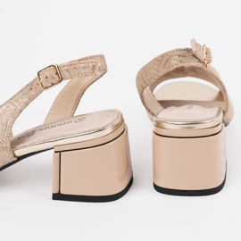 Goodin Bézs sarkú szandál 1