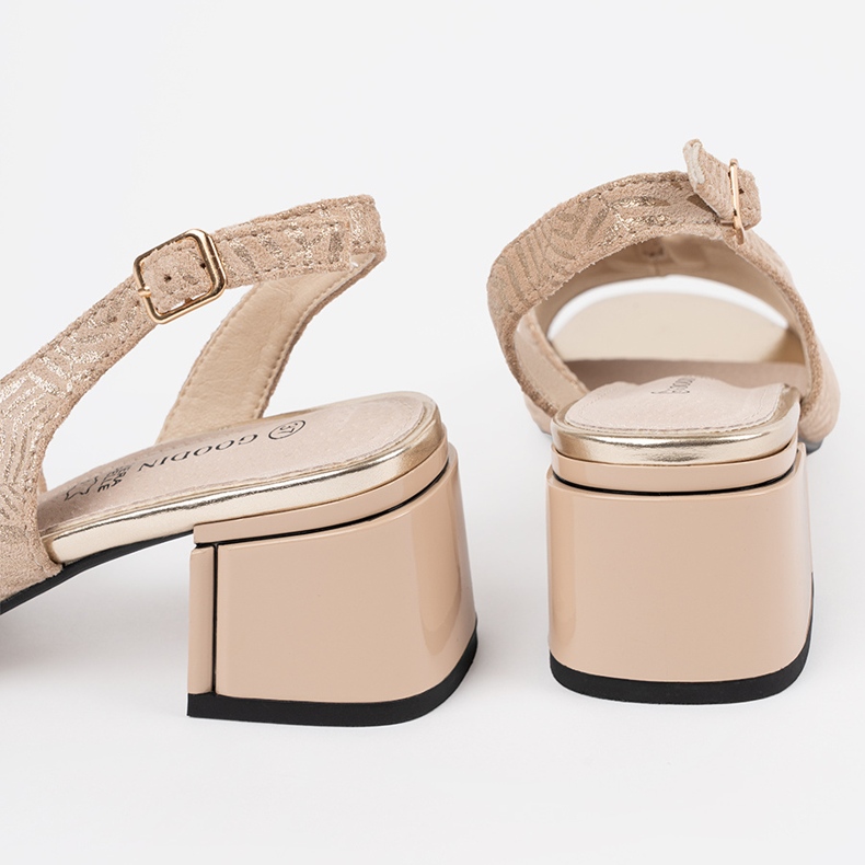 Goodin Bézs sarkú szandál 1