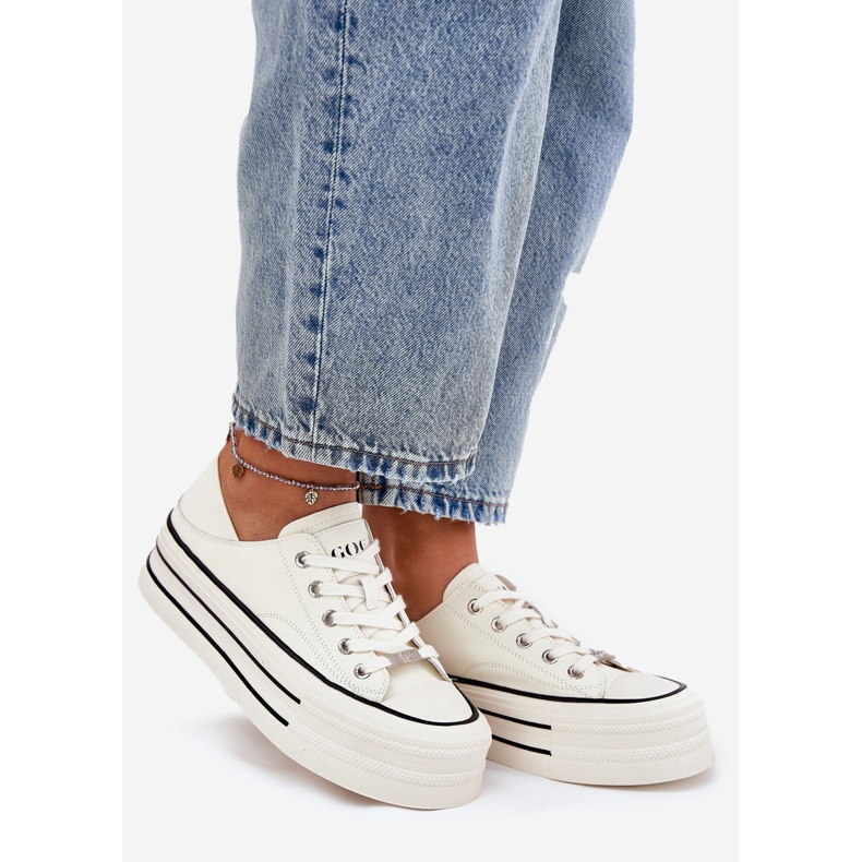 Női bőr cipők a Goe RR2N4106 fehér platformon 1