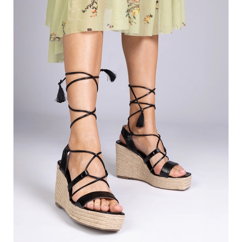 Fekete szandál espadrilles az ékön 1