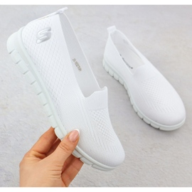 A női sportcipő csúszott fehér potocki 16327 1 A női sportcipő csúszott fehér potocki 16327 1