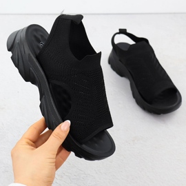 Női szandál épített -Black Potocki TO90302 fekete 1