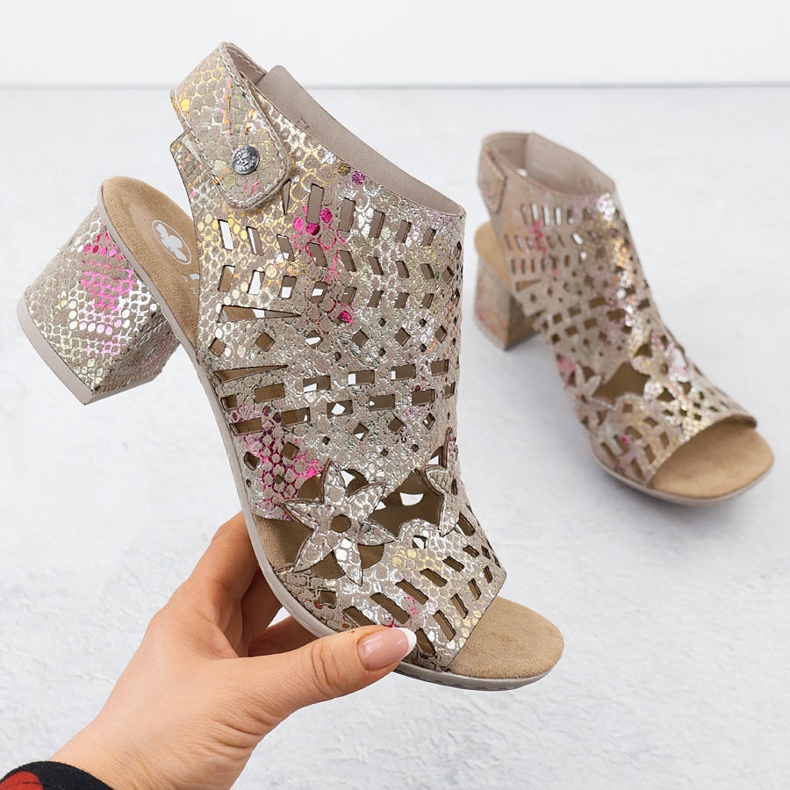 Női szandál beépített nyílt munkája Rieker 64780-90 sokszínű 1