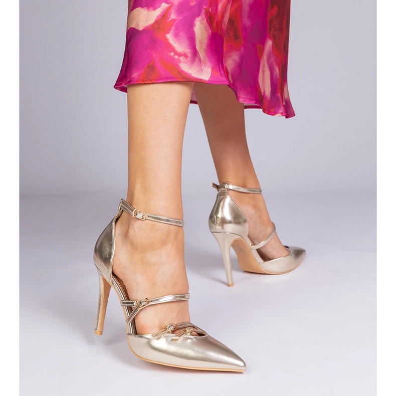 Aranyszivattyúk a boka körül rögzített magas sarkú cipőn aranysárga 1