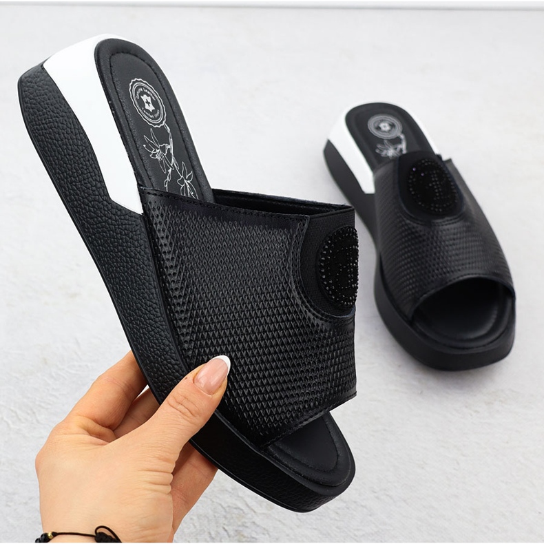 Női bőr papucs kényelmes fekete jezzi 8479 1