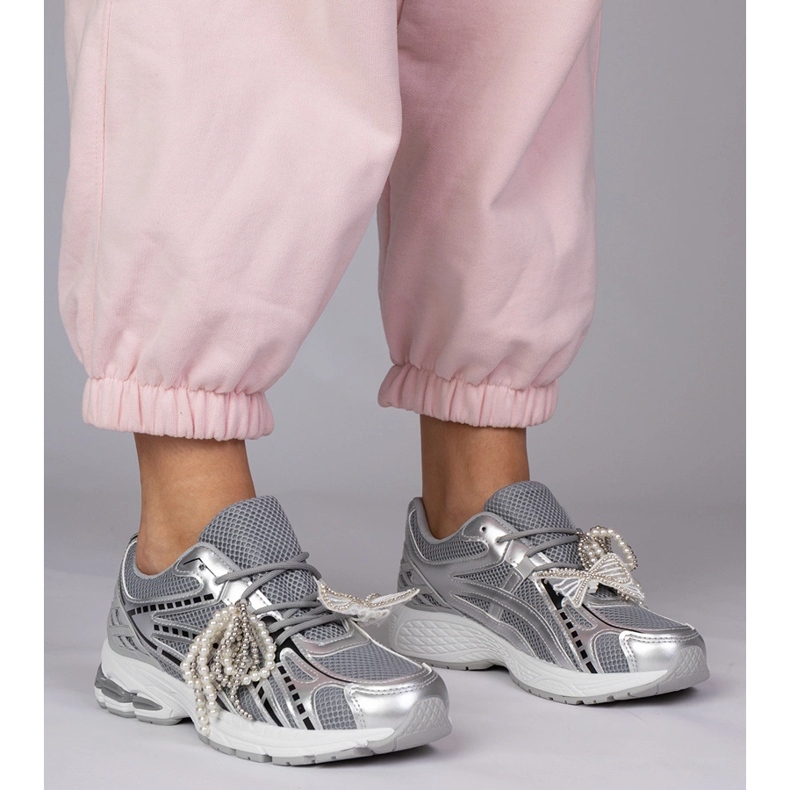 Ezüst cipők leszerelhető dekorációkkal 1